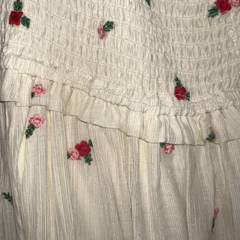 Floral Embroidered Maxi Dress - Picture 4 of 5